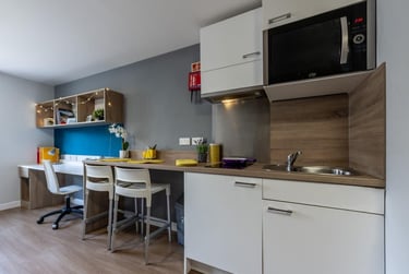 1 bed studio, Haddington Place, Abbeyhill, Edinburgh, EH74AG - Image 14